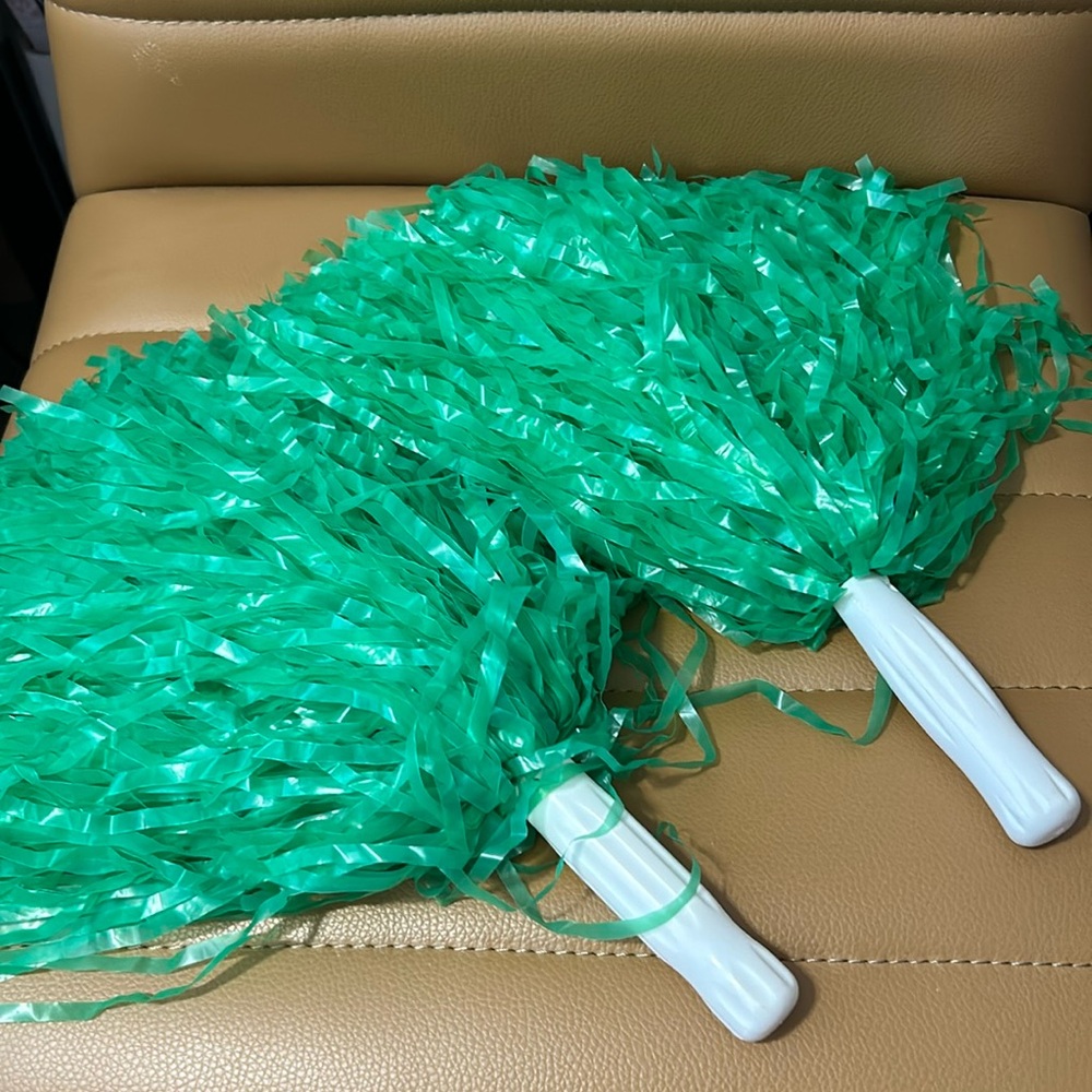 Cheerleading Pom Poms